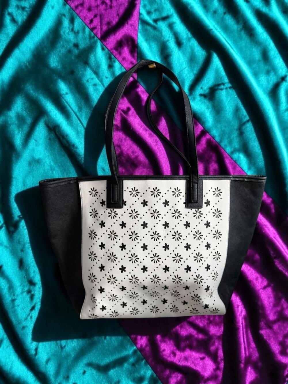 VERA BRADLEY Black White Floral Eyelet Shoulder Tote Bag